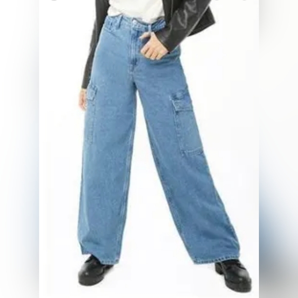 Forever 21 Wide-Leg Cargo Jeans - Picture 2 of 12